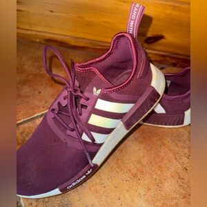 Men’s Adidas Crimson Victory tennis shoes